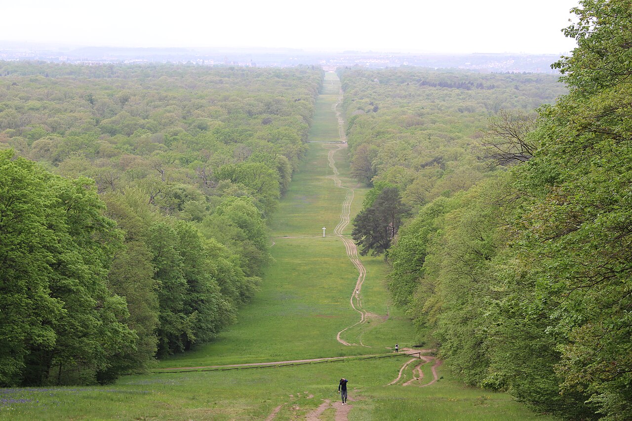 Forêt de Compiègne près du Château de Ravenel pour dormir en groupe